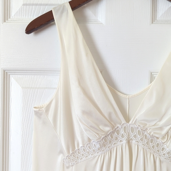 Vanity Fair 70's Vintage Silky V-neck Sleeveless Midi Slip Dress Ivory 32 Medium - Picture 4 of 13